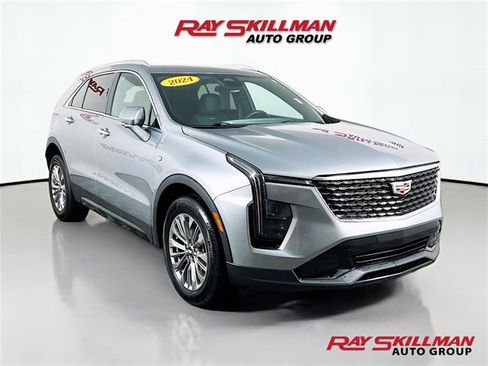 Used 2024 Cadillac XT4 Premium Luxury image 1
