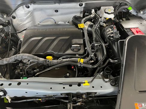 Used 2025 Buick Envista Sport Touring image 32