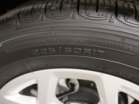 Used 2024 Jeep Compass Latitude image 45