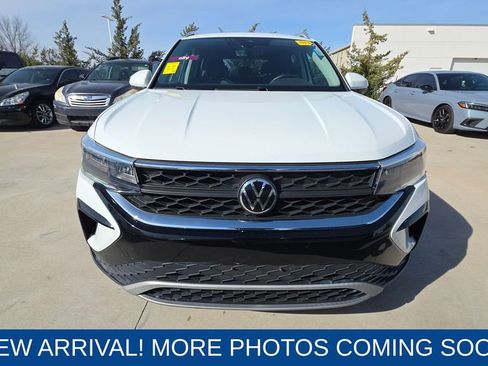 Used 2022 Volkswagen Taos SE image 8