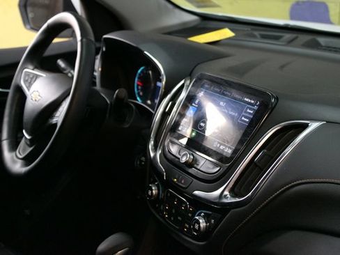 Used 2023 Chevrolet Equinox Premier AWD/4WD image 12