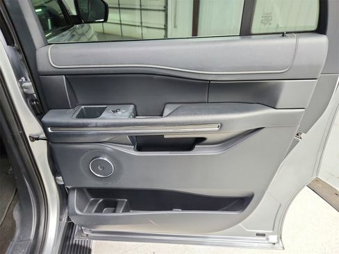 Used 2023 Ford Expedition Max XLT image 46