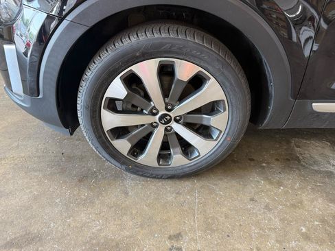 Used 2020 Kia Telluride S AWD/4WD image 9