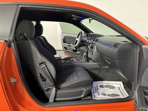 Used 2010 Dodge Challenger R/T RWD image 34