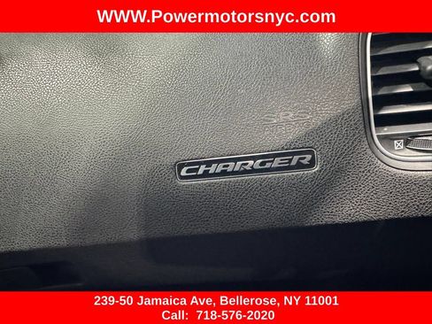Used 2022 Dodge Charger SXT RWD image 31