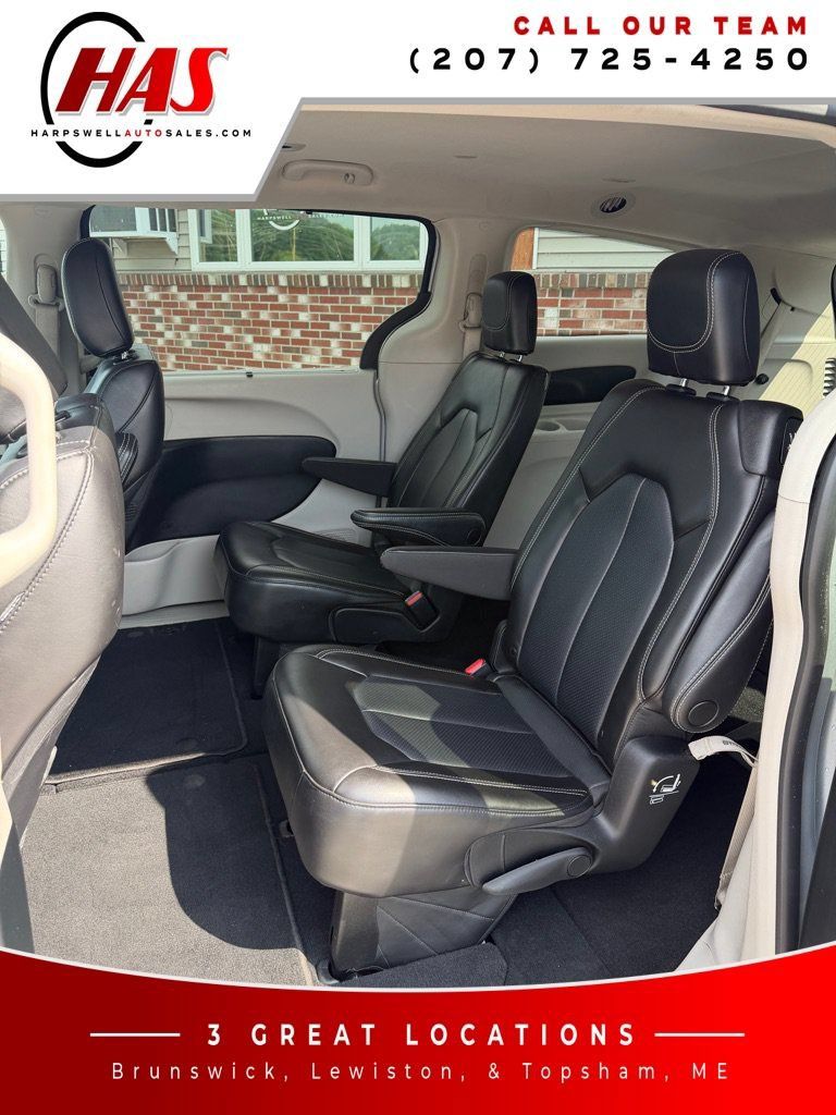 Used 2023 Chrysler Pacifica Touring-L FWD image 12