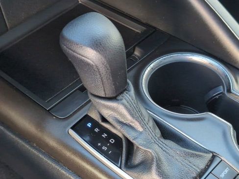 Used 2022 Toyota Camry LE FWD image 15