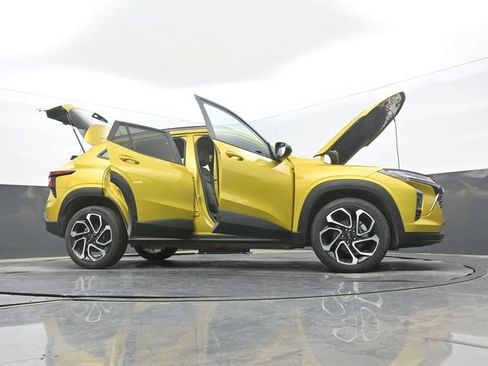 Used 2025 Chevrolet Trax RS w/ Driver Confidence Package FWD image 65