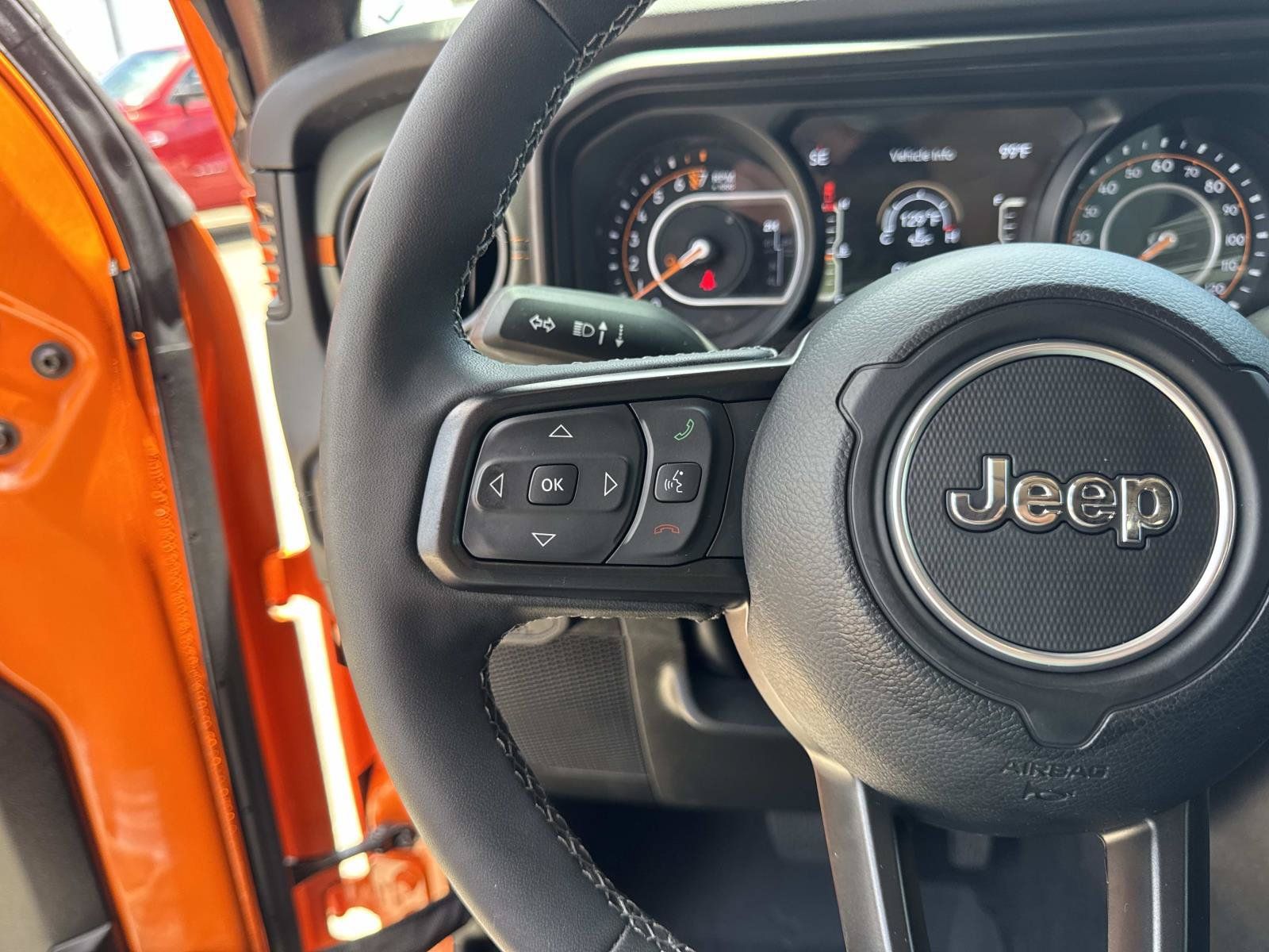 Used 2025 Jeep Gladiator Mojave AWD/4WD image 22