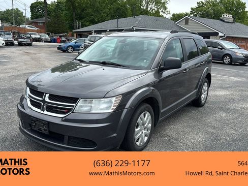 Used 2018 Dodge Journey SE FWD image 1