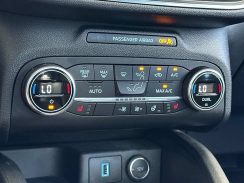 Used 2020 Ford Escape Titanium AWD/4WD image 22