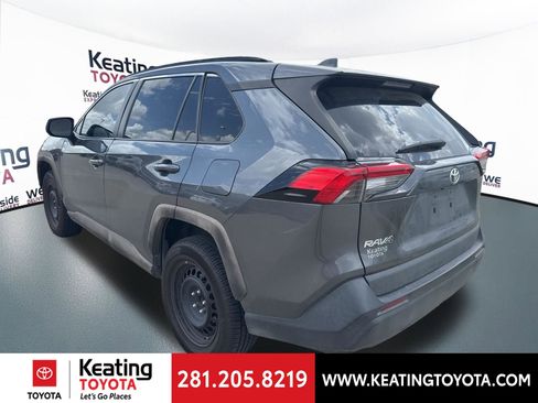Used 2021 Toyota RAV4 LE image 5