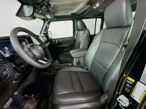 New 2026 Jeep Gladiator Sahara image 28