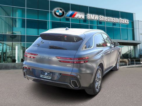 Used 2023 Genesis GV70 2.5T w/ Select Package image 4