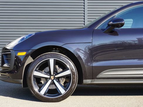 Certified 2024 Porsche Macan 4DR AWD image 11