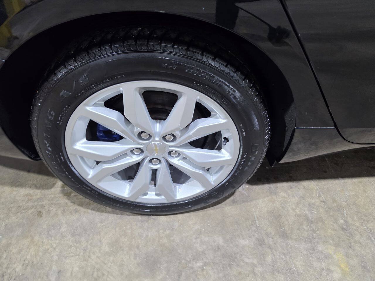 Used 2019 Chevrolet Impala LT FWD image 18
