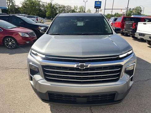 New 2026 Chevrolet Traverse LT w/ Sun and Wheel Package FWD image 8