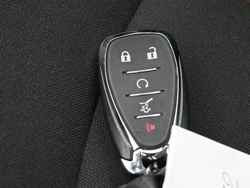Used 2022 Chevrolet Equinox RS w/ LPO, Cargo Package AWD/4WD image 19