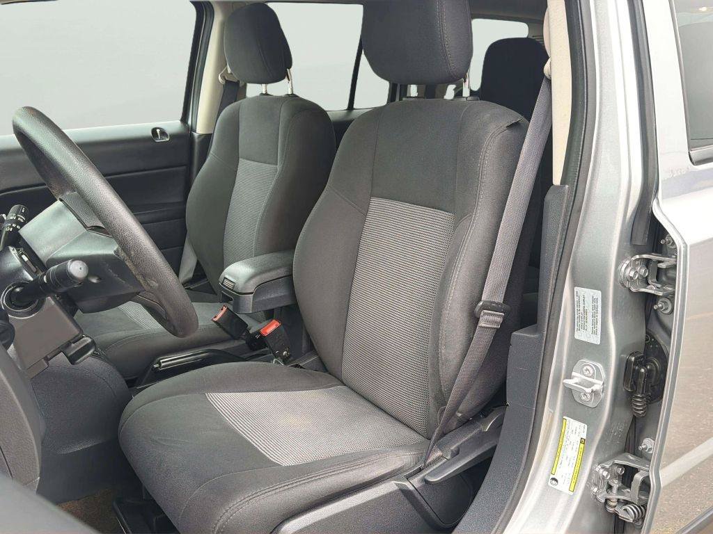Used 2016 Jeep Patriot Sport w/ Power Value Group AWD/4WD image 12