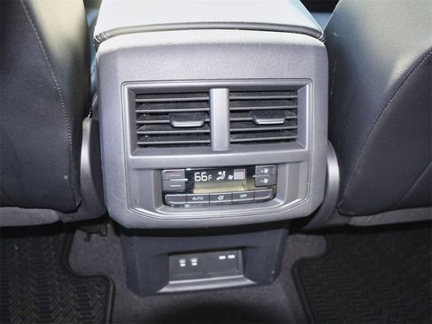 Certified 2022 Volkswagen Atlas SE image 16