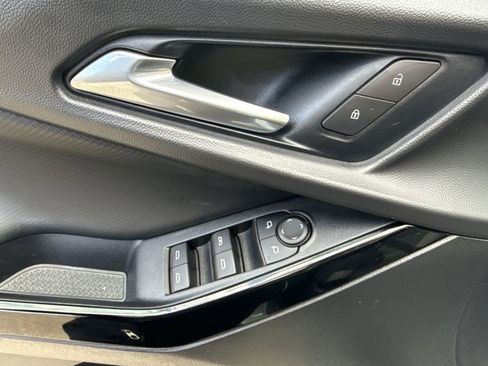 Used 2025 Chevrolet Equinox LT w/ Convenience Package II image 15