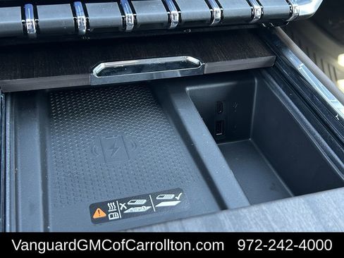 New 2026 GMC Acadia Denali Ultimate w/ LPO, Floor Liner Package AWD/4WD image 17