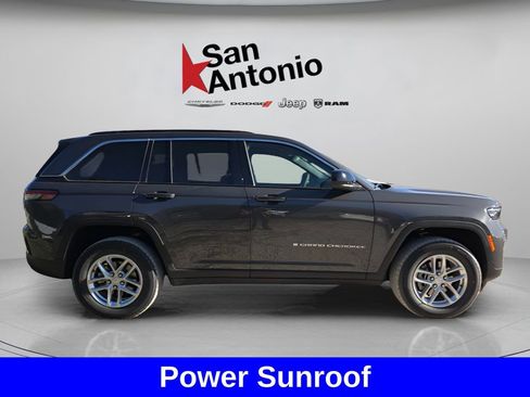 New 2025 Jeep Grand Cherokee Laredo X w/ Luxury Tech Group I AWD/4WD image 9