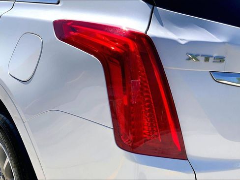 Used 2017 Cadillac XT5 Luxury w/ Driver Awareness Package image 28