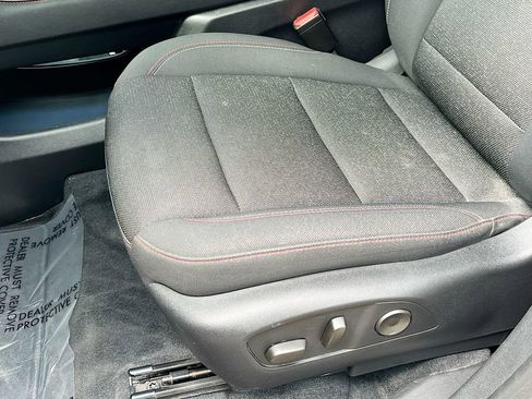 Used 2024 Chevrolet Traverse Z71 AWD/4WD image 19