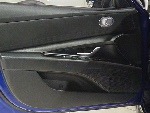 Used 2023 Hyundai Elantra SEL image 20