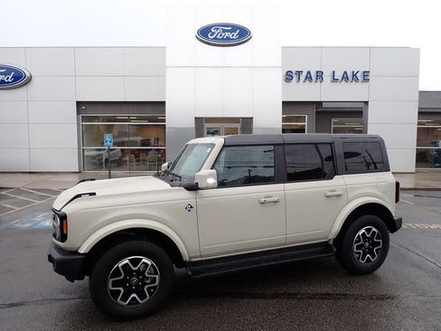 Used 2025 Ford Bronco Outer Banks AWD/4WD image 1
