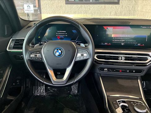Used 2024 BMW 330e w/ Convenience Package image 5