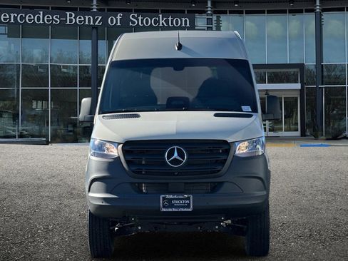 New 2025 Mercedes-Benz Sprinter 2500 image 9