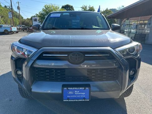Used 2023 Toyota 4Runner SR5 AWD/4WD image 2