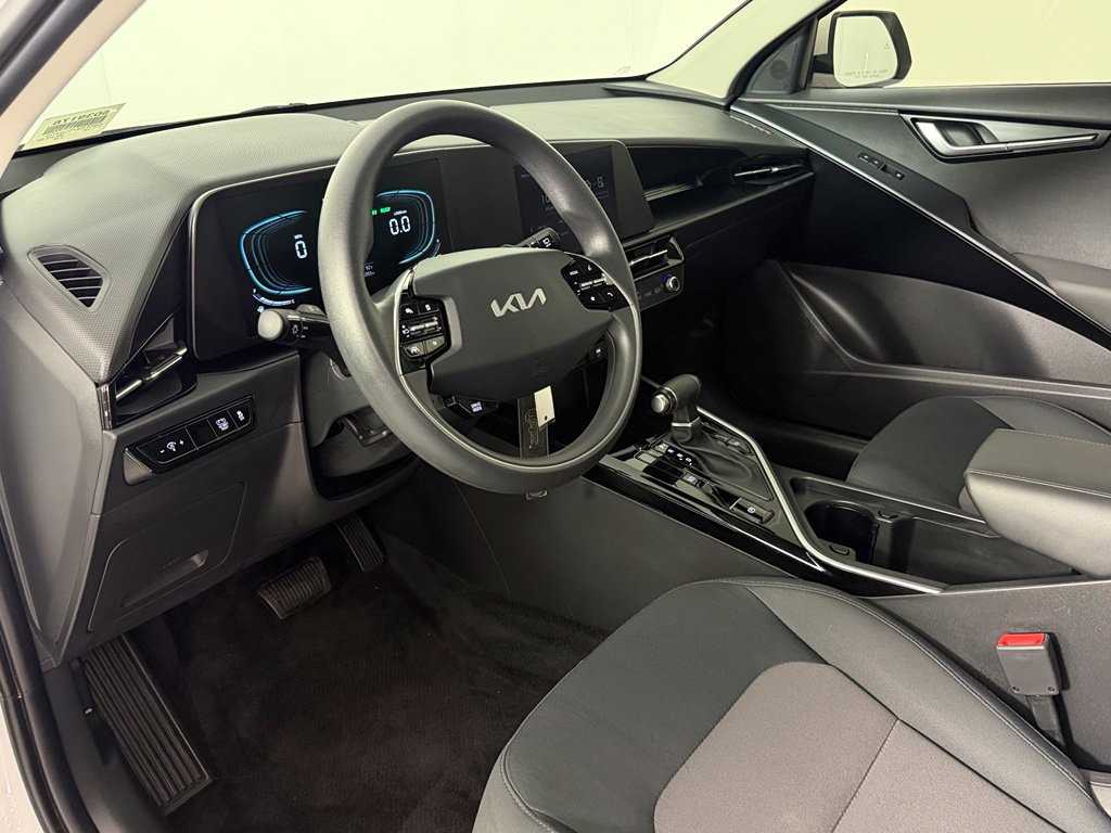 Used 2025 Kia Niro LX FWD image 13