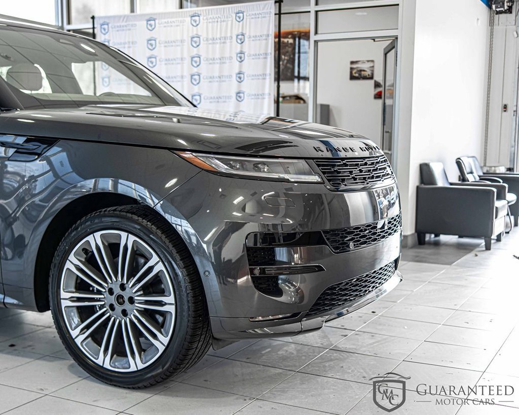Used 2024 Land Rover Range Rover Sport Dynamic SE AWD/4WD image 4