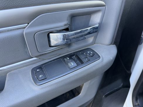 Used 2018 RAM 5500 Tradesman w/ Power & Remote Entry Group image 17