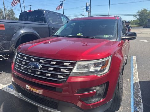 Used 2016 Ford Explorer XLT AWD/4WD image 2