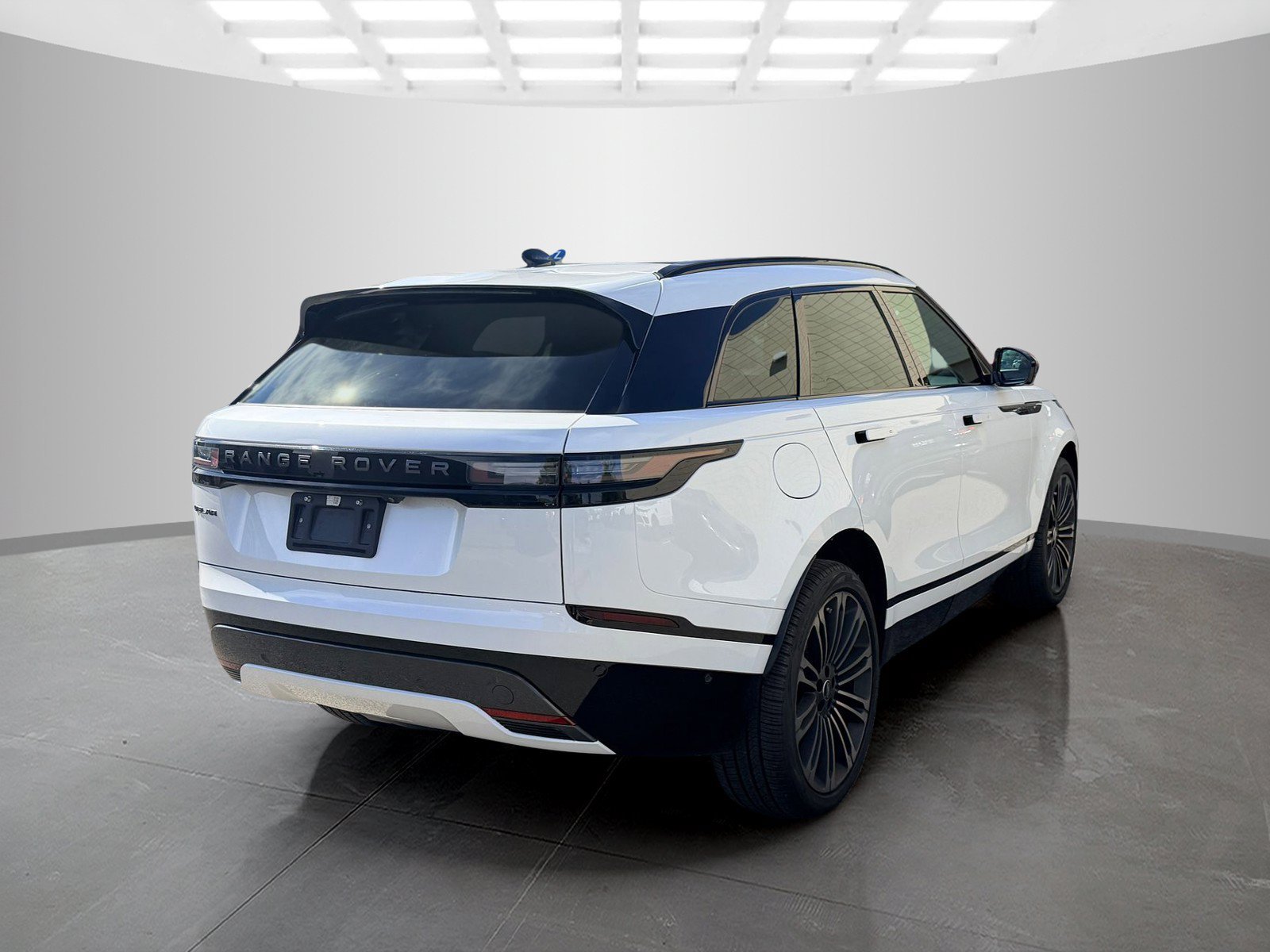 Used 2026 Land Rover Range Rover Velar Dynamic SE AWD/4WD image 5