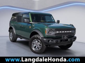 Used 2025 Ford Bronco Badlands AWD/4WD video 1