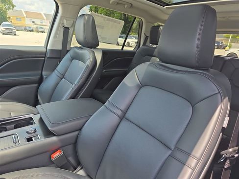 New 2025 Lincoln Aviator 2WD w/ Equipment Group 101A image 17