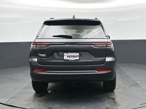 New 2026 Jeep Grand Cherokee Altitude image 5