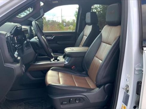 Used 2024 Chevrolet Silverado 2500 High Country w/ High Country Premium Package image 24