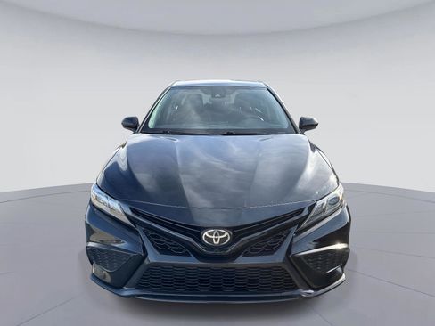 Used 2021 Toyota Camry SE image 9