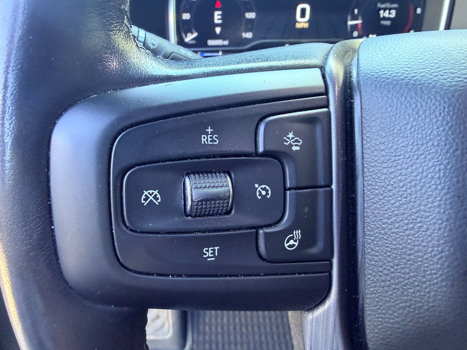 Used 2024 GMC Sierra 2500 Denali Ultimate AWD/4WD image 18