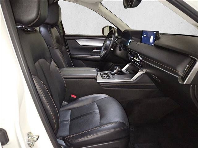 Used 2025 MAZDA CX-70 3.3 Turbo w/ Preferred Package AWD/4WD image 16