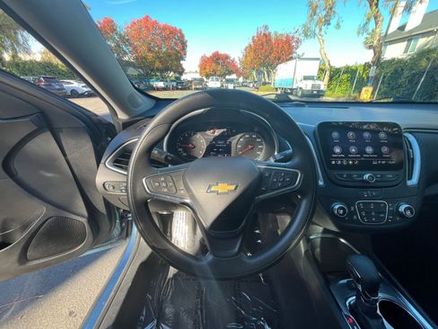 Used 2024 Chevrolet Malibu LT image 34