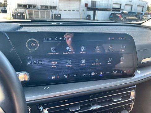 Used 2024 Chevrolet Traverse LS image 13