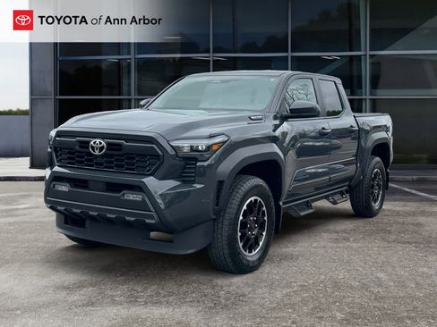 Used 2025 Toyota Tacoma TRD Off-Road AWD/4WD image 8