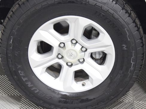 Used 2017 Toyota 4Runner SR5 image 31